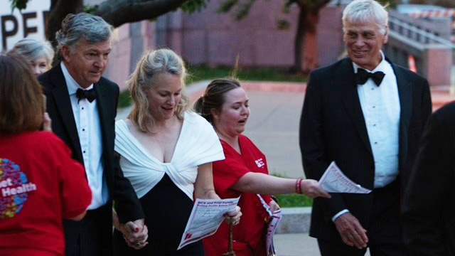 Meet the Frists: Nurses Protest HCA Founding Family Gala